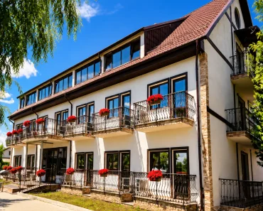 La Casa cu Stuf Baldovinești Brăila: cazare cu restaurant și spa