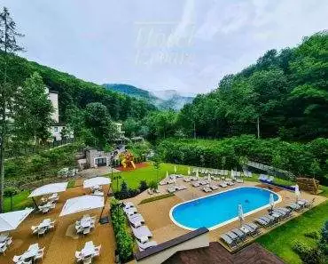 Refugiu într-un paradis termal: Descoperă Hotelul Izvoare Căciulata