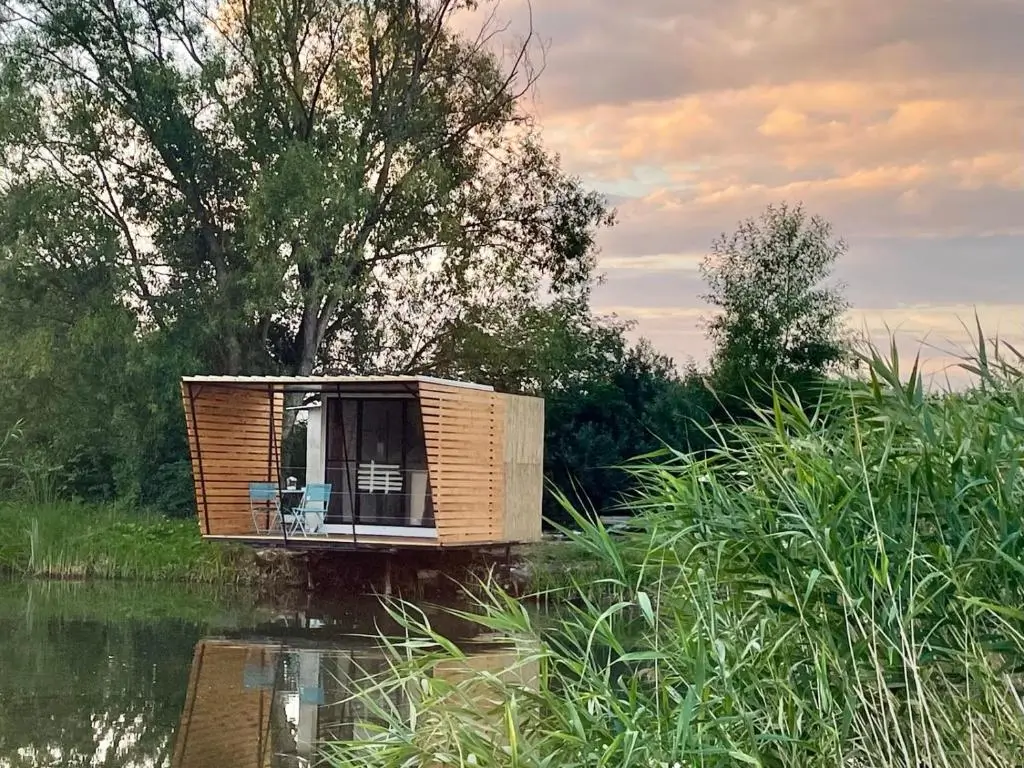 Lake House – cazare pentru cupluri în Vadu Crișulu