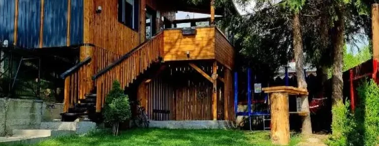 Cazare în Valea Doftanei la Căsuța cocoțată