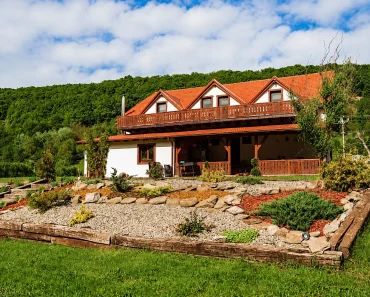 Casa cu Prispă: cazare în Sighișoara, aproape de natură