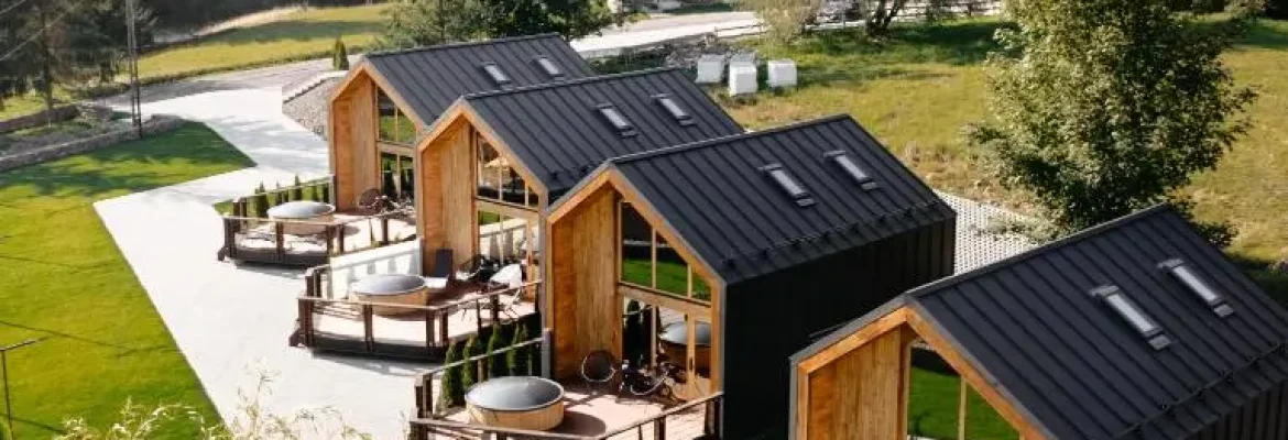 Terra Resort Toplița – cazare în cabane cu piscină și saună