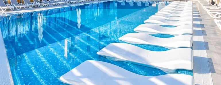 Cazare cu SPA în Băile Felix: ce oferă Hotel Aventus și cui i se potrivește