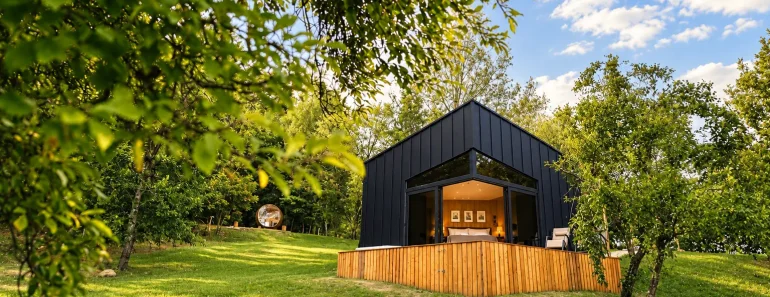 PurpleVague Runcu – bungalow-uri cu jacuzzi privat în Bădeni, Dâmbovița
